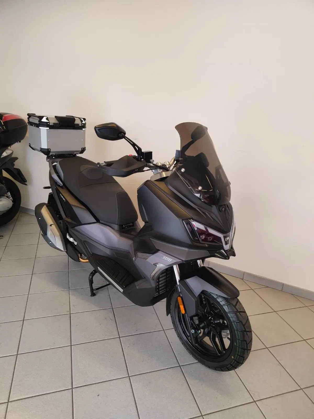 Sym ADX 300 (2024 - 26) (13)