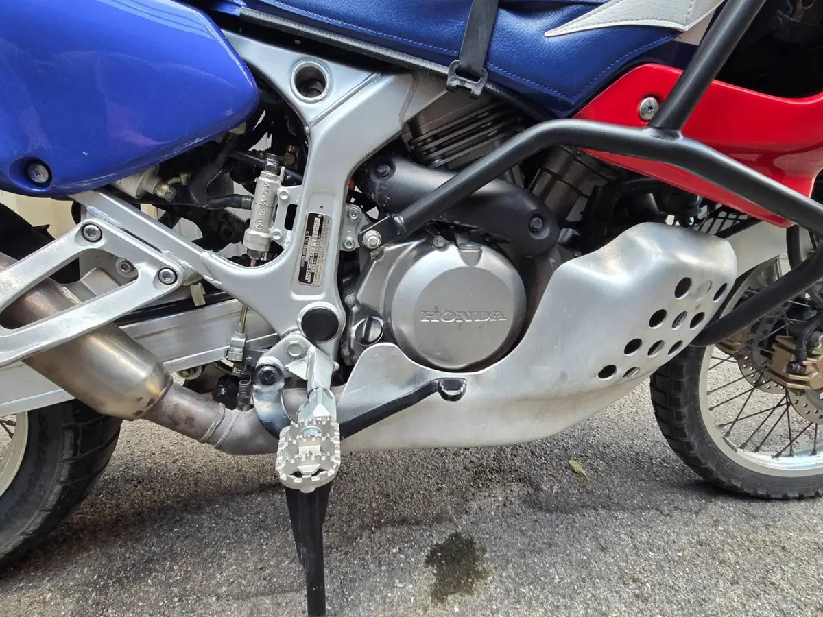 Honda Africa Twin XRV 750 (1996 - 02) (9)