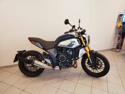 CFMOTO 700CL-X Heritage (2021 - 26) usata