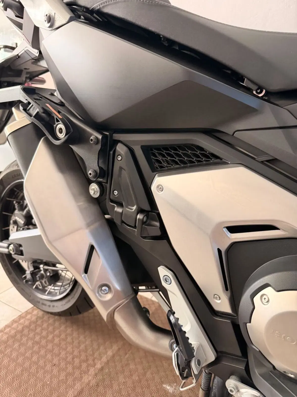 Honda X-ADV 750 DCT Travel (2021 - 24) (9)