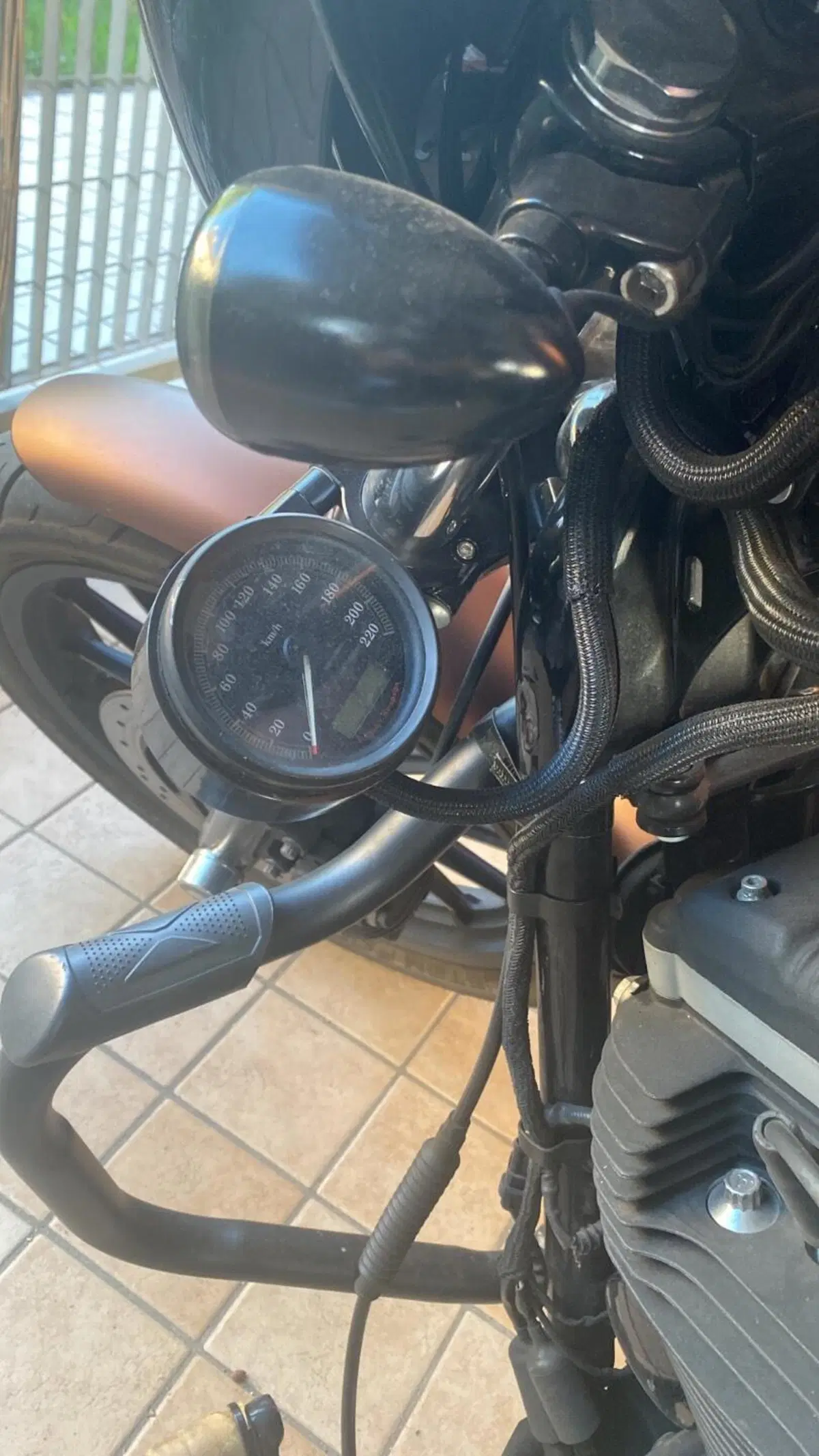 Harley-Davidson 883 Iron (2009 - 11) - XL 883N (10)