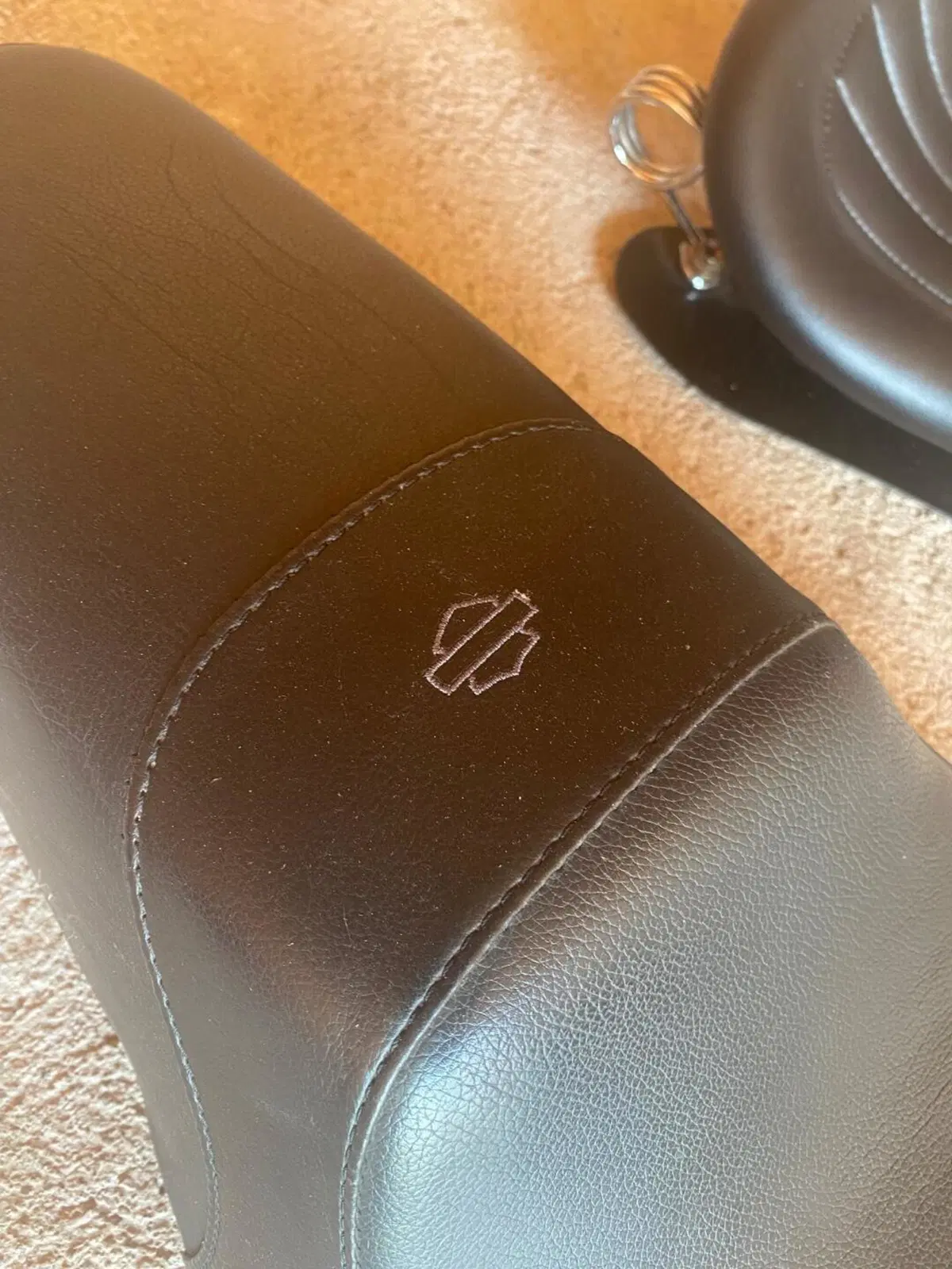 Harley-Davidson 883 Iron (2009 - 11) - XL 883N (17)