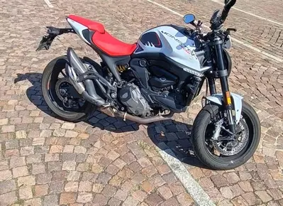 Ducati Monster 937 + (2021 - 25) usata