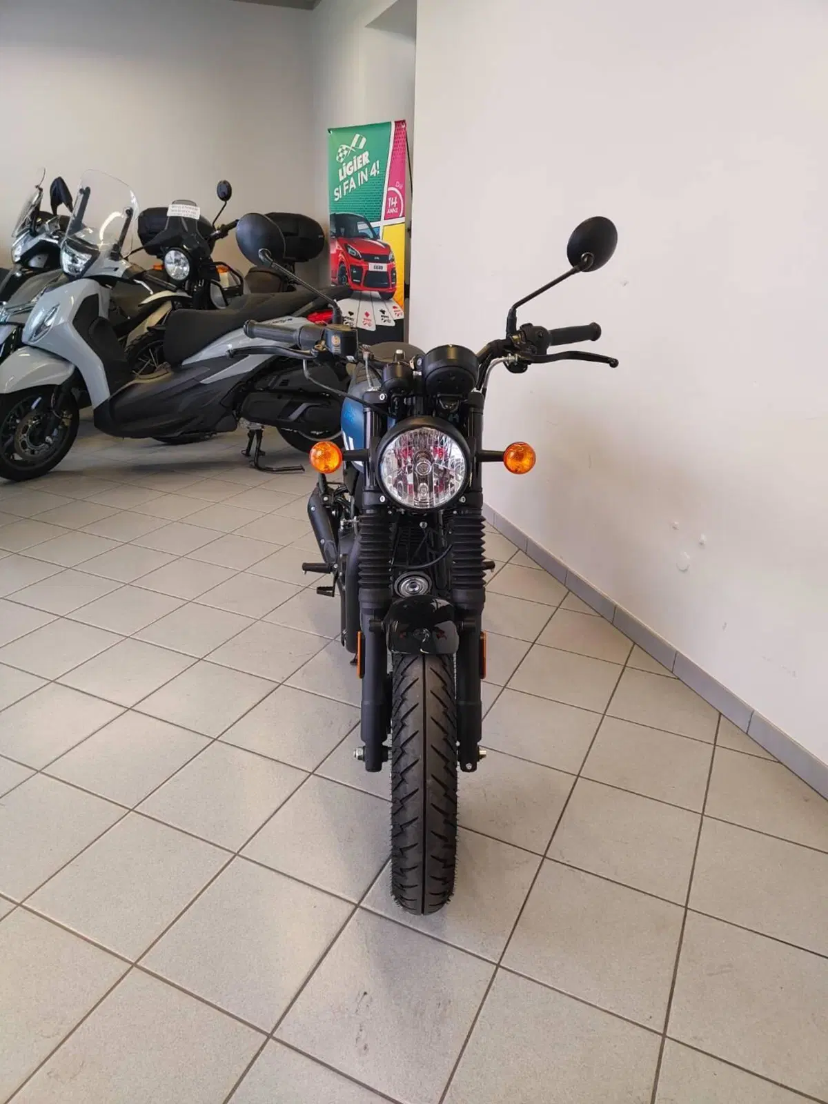 Royal Enfield HNTR 350 (2022 - 26) (14)