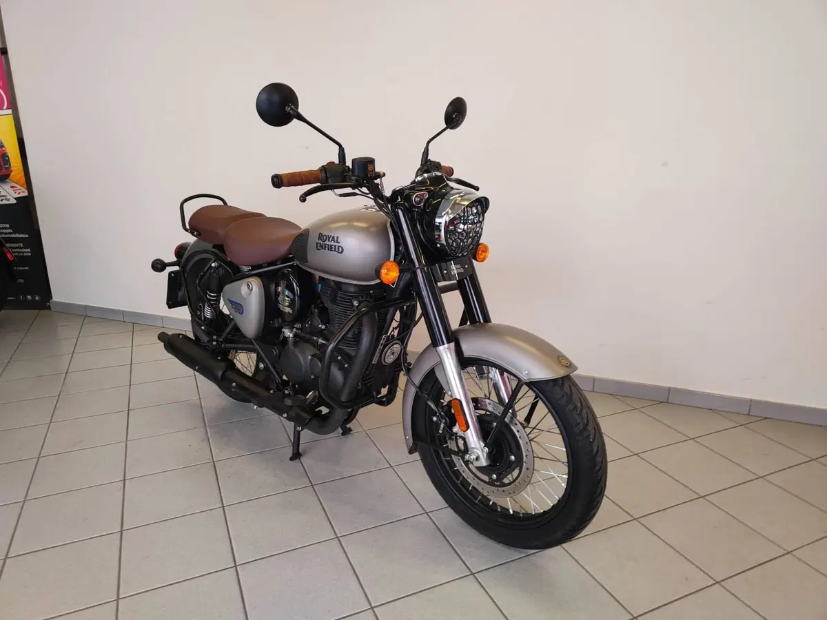 Royal Enfield Classic 350 (2021 - 26) (3)