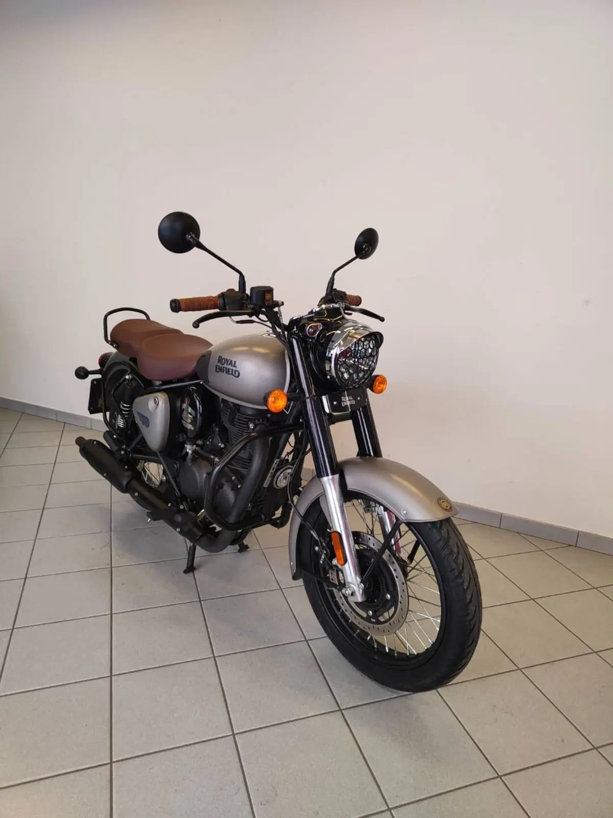 Royal Enfield Classic 350 (2021 - 26) (4)