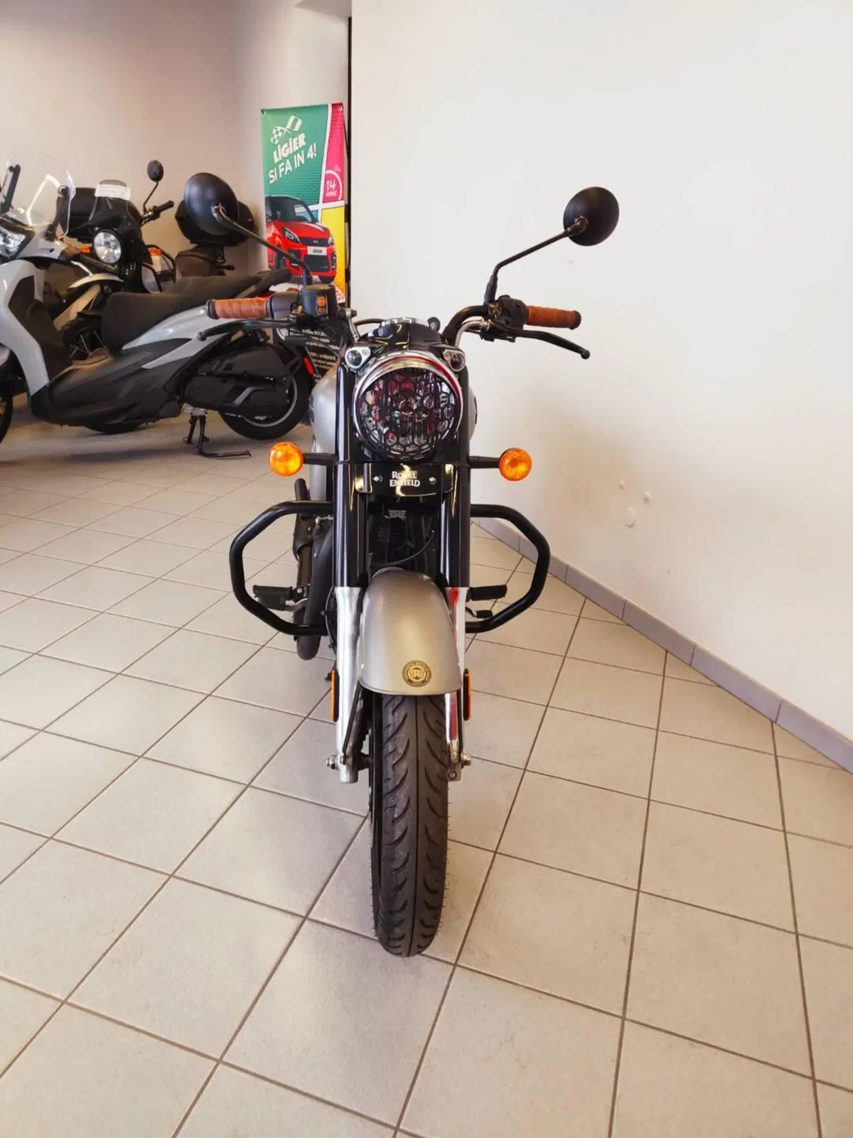 Royal Enfield Classic 350 (2021 - 26) (14)