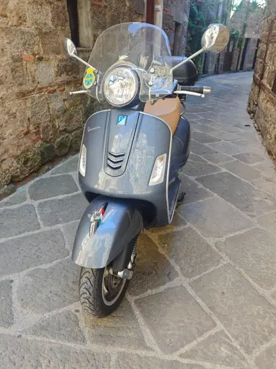 Vespa GTS 300 Touring ABS (2017 - 19) usata