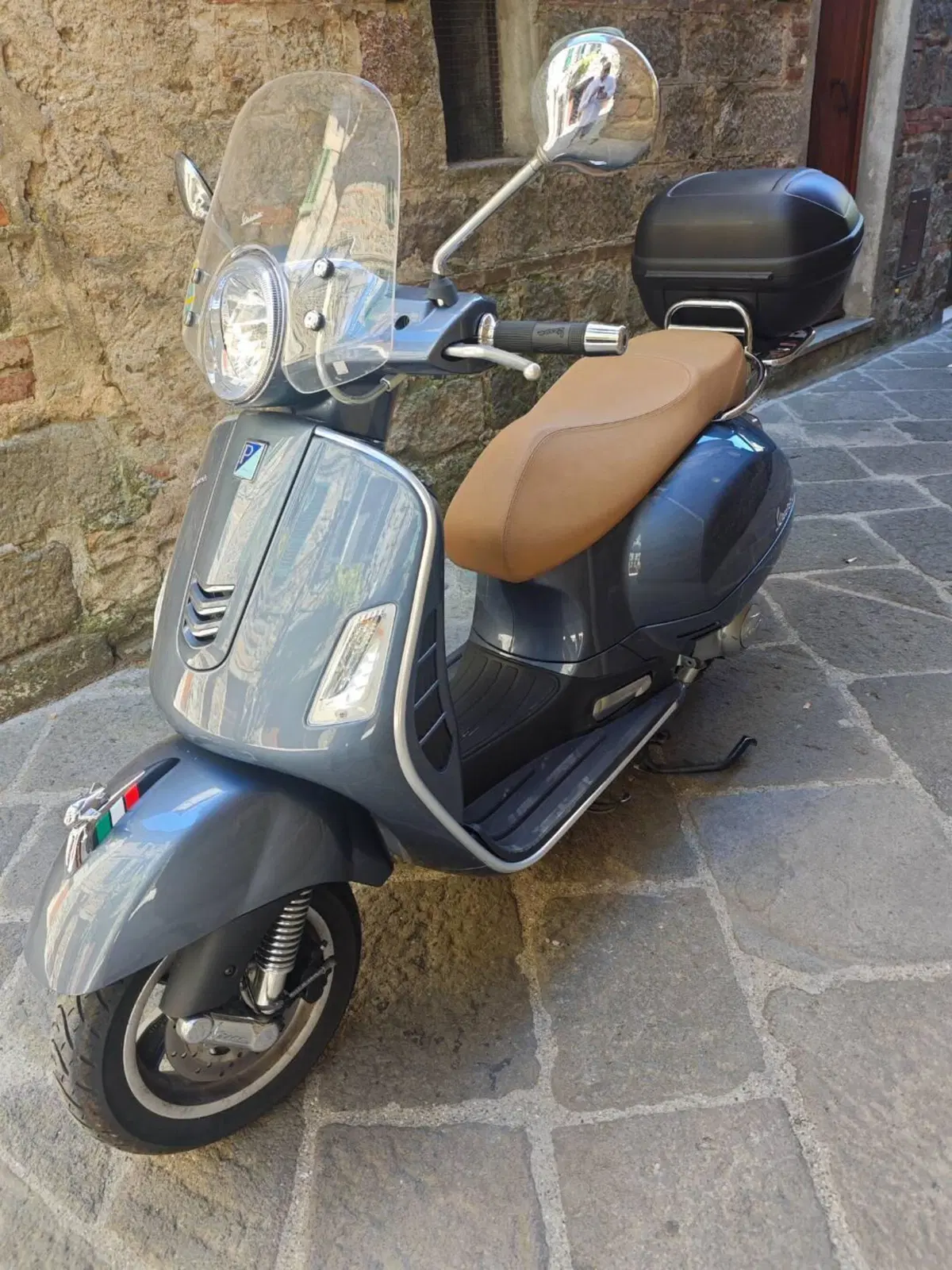 Vespa GTS 300 Touring ABS (2017 - 19) (2)