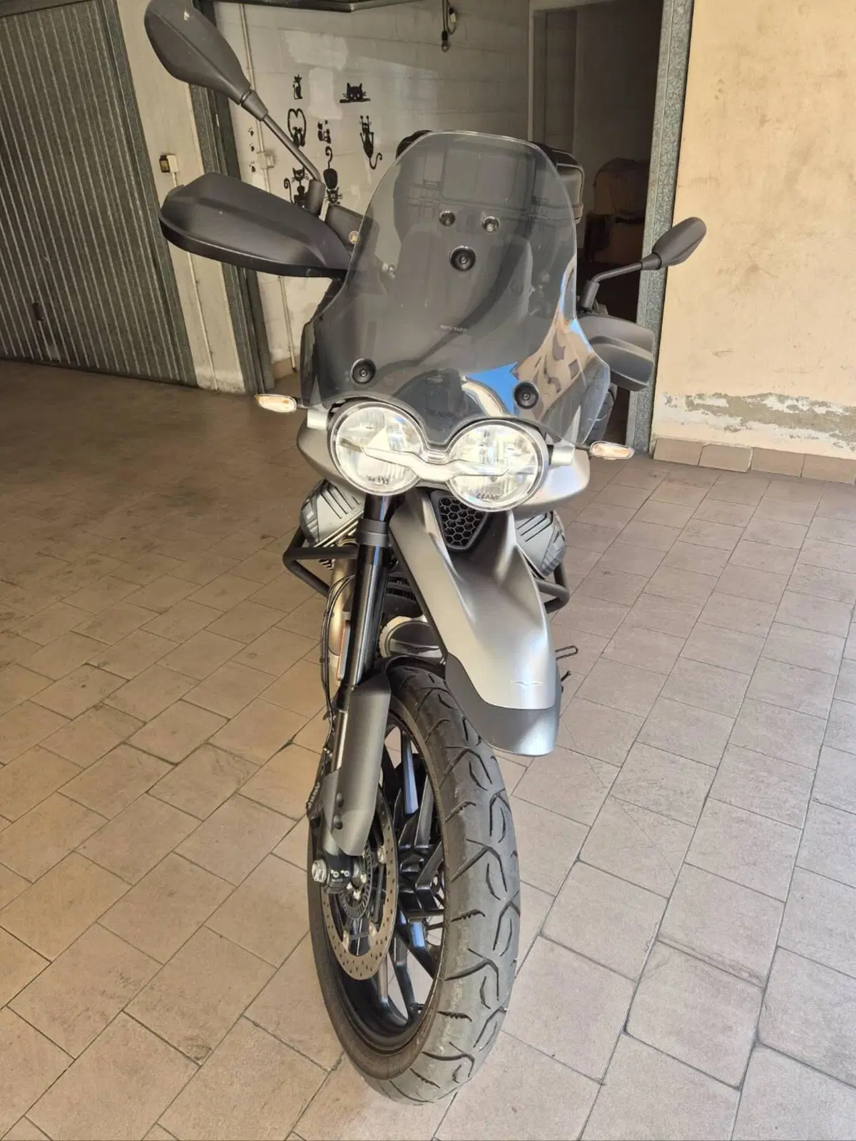 Moto Guzzi V85 Strada (2024 - 26) (4)