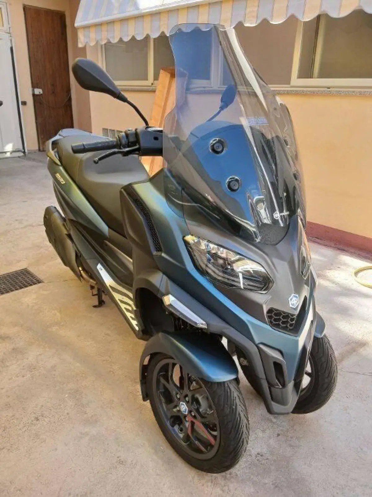 Piaggio MP3 530 Hpe Exclusive (2025 - 26) (3)