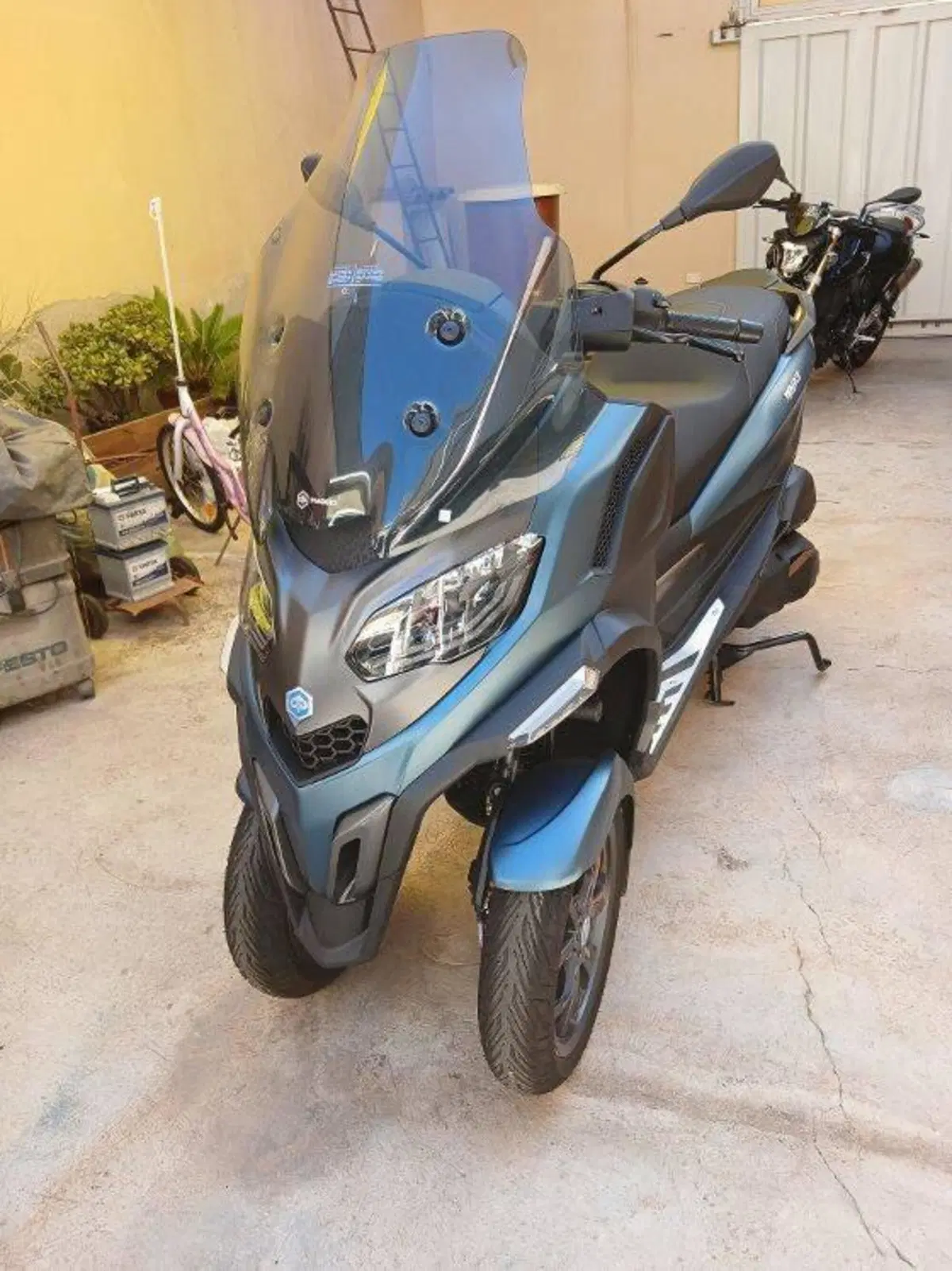 Piaggio MP3 530 Hpe Exclusive (2025 - 26) (4)