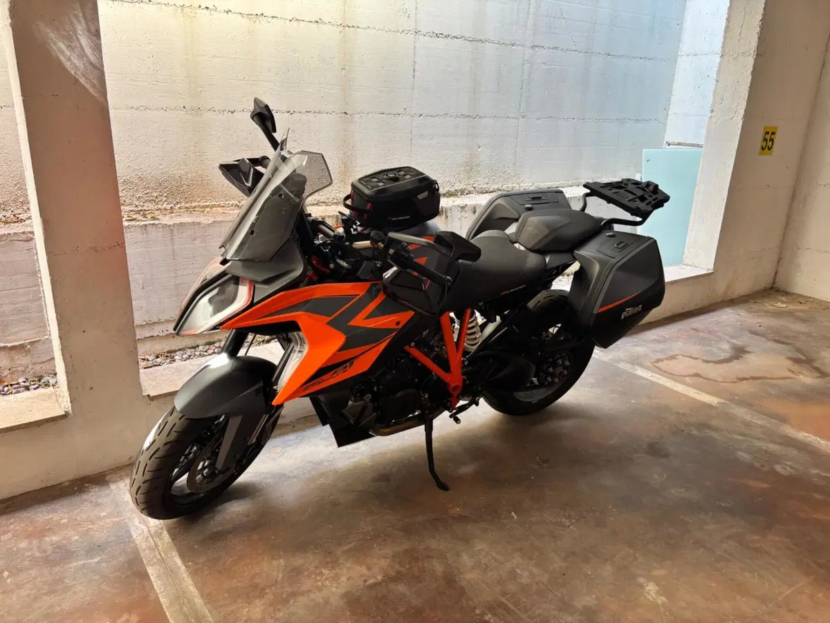 KTM 1290 Super Duke GT (2021 - 25) (3)