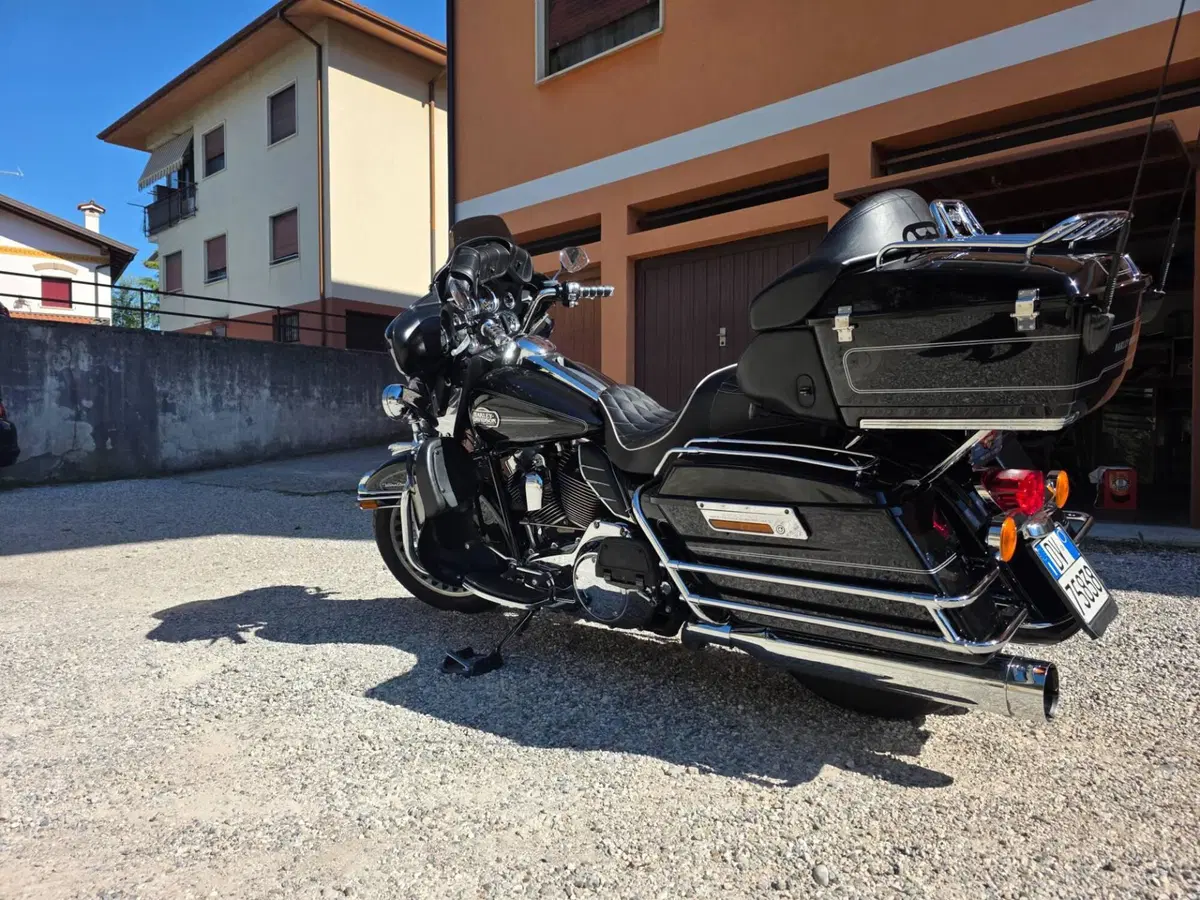 Harley-Davidson 1584 Electra Glide Ultra Classic (2008 - 13) - FLHTCU (11)