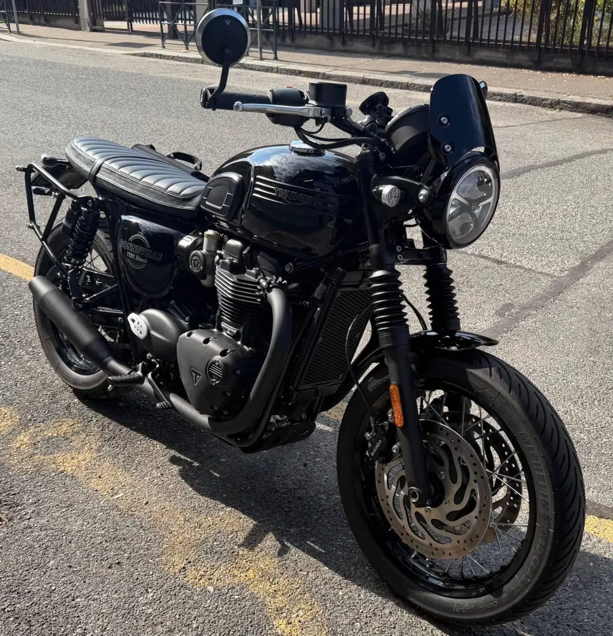 Triumph Bonneville T120 Black (2026) (2)