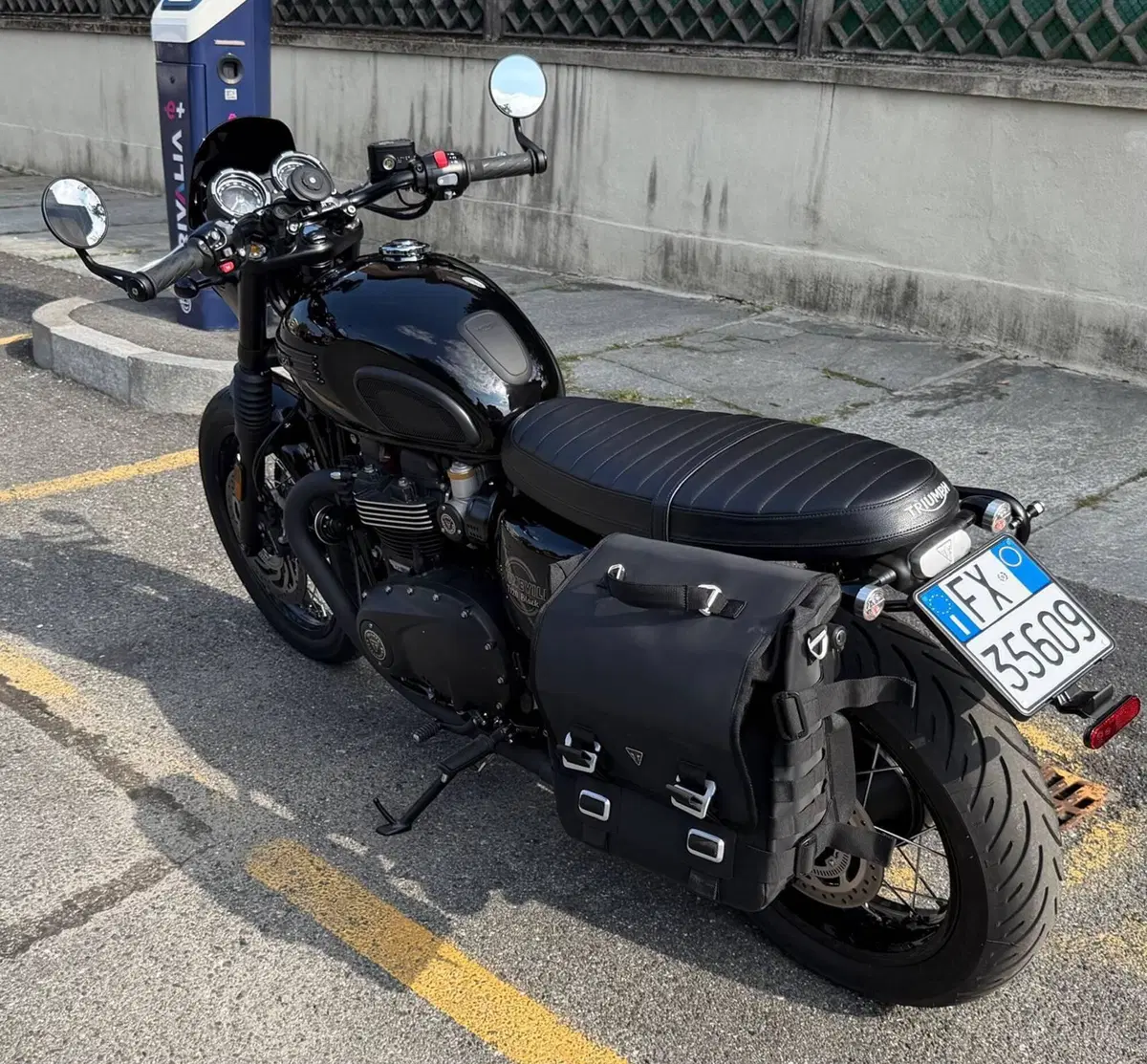 Triumph Bonneville T120 Black (2026) (4)
