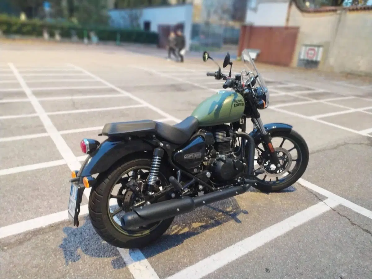 Royal Enfield Meteor 350 (2021 - 26) (3)