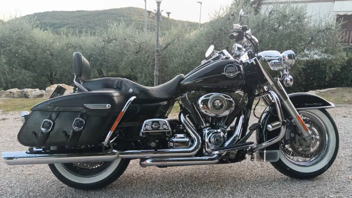 Harley-Davidson 103 Road King Classic (2011 - 13) - FLHRC (2)