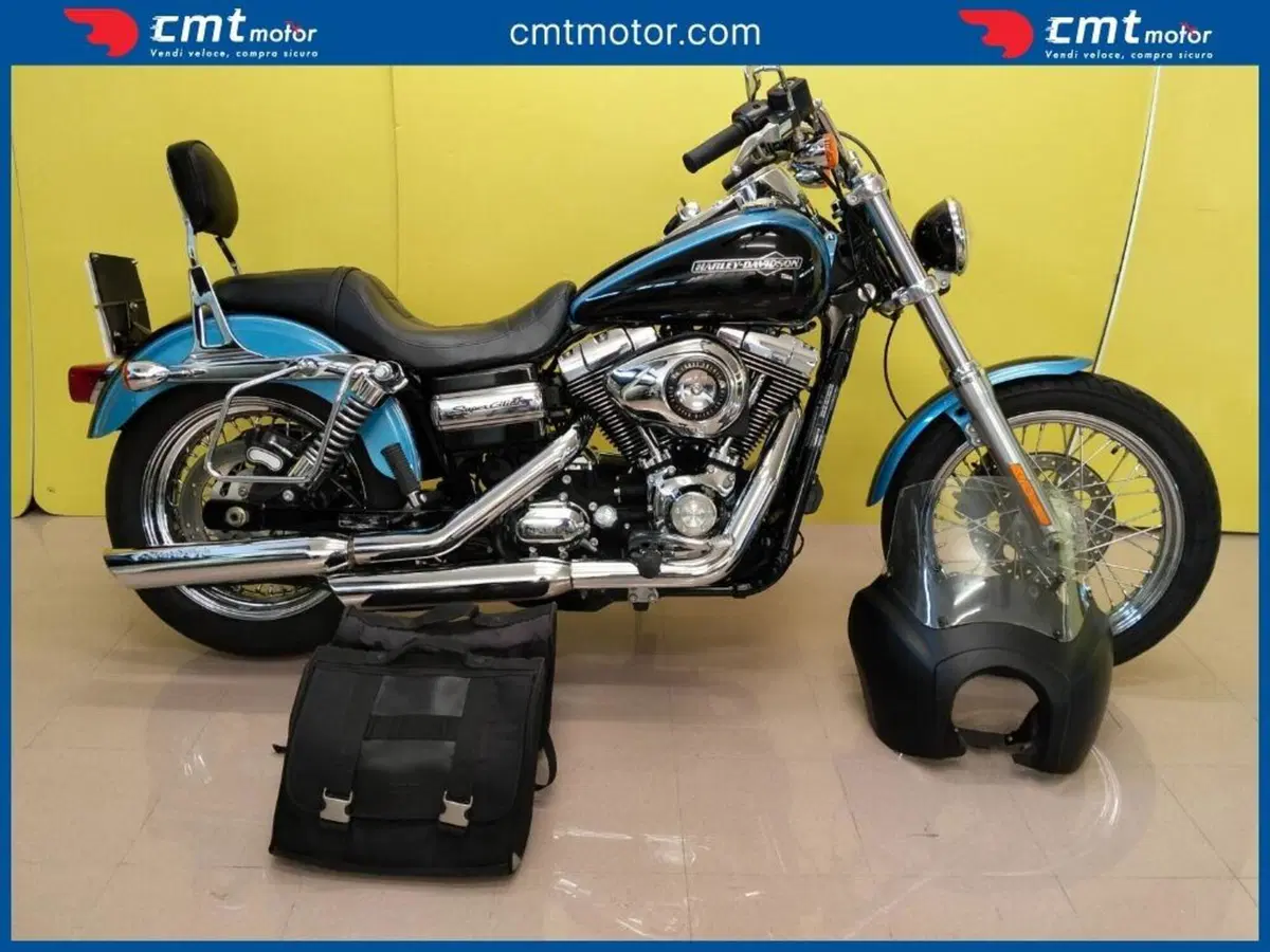 Harley-Davidson 1584 Super Glide Custom (2008 - 13) - FXDC