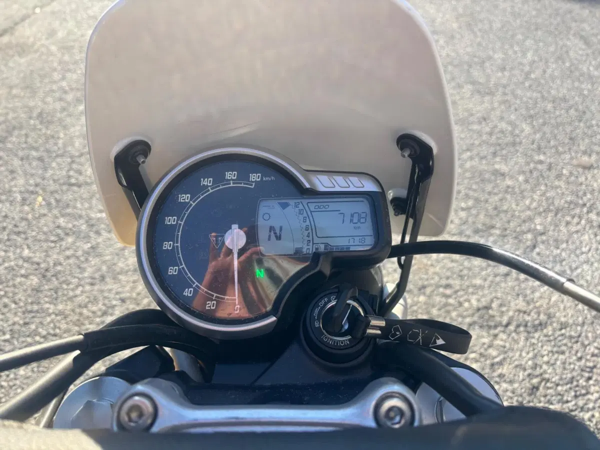 Triumph Scrambler 400 XC (2025 - 26) (6)