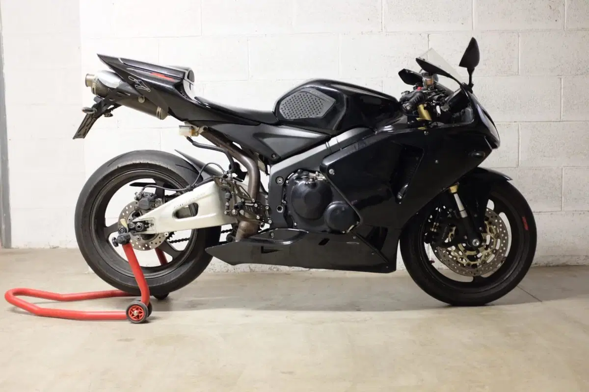 Honda CBR 600 RR (2005 - 06) (2)