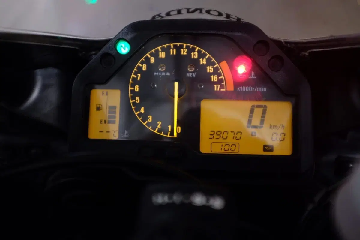 Honda CBR 600 RR (2005 - 06) (4)