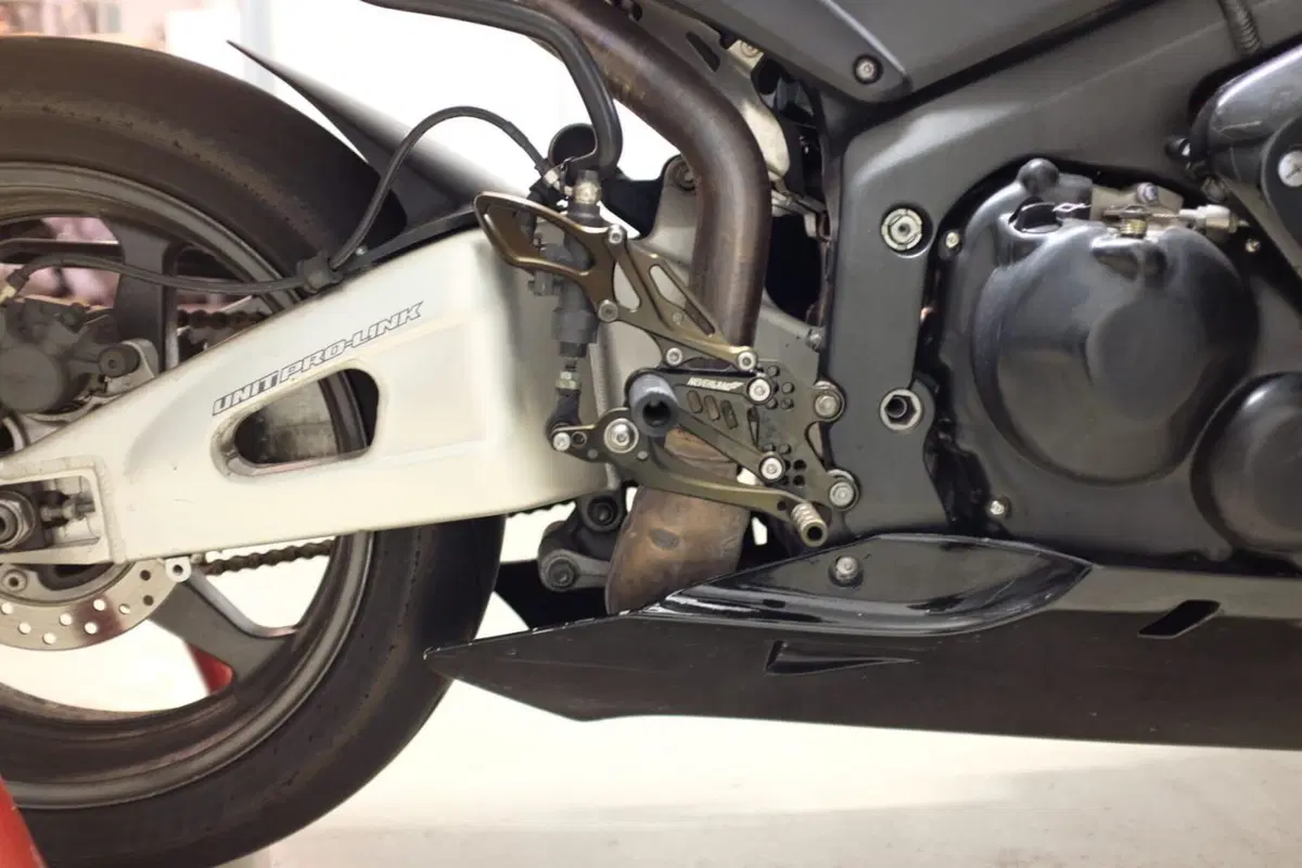 Honda CBR 600 RR (2005 - 06) (6)