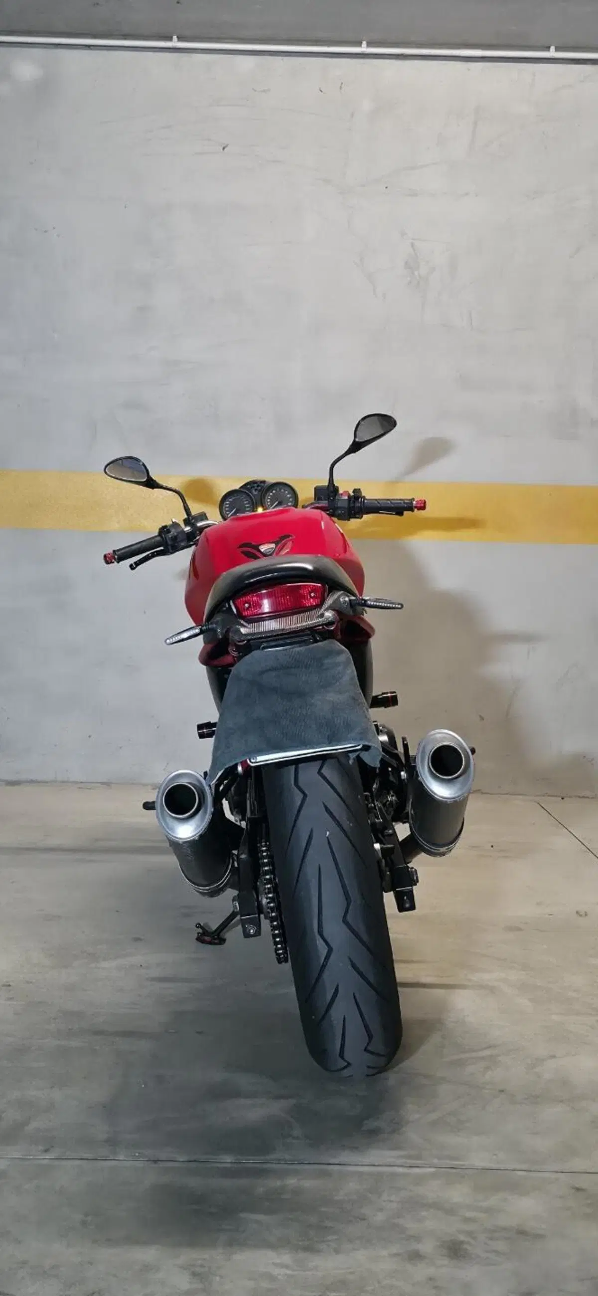 Ducati Monster 695 (2006 - 08) (4)