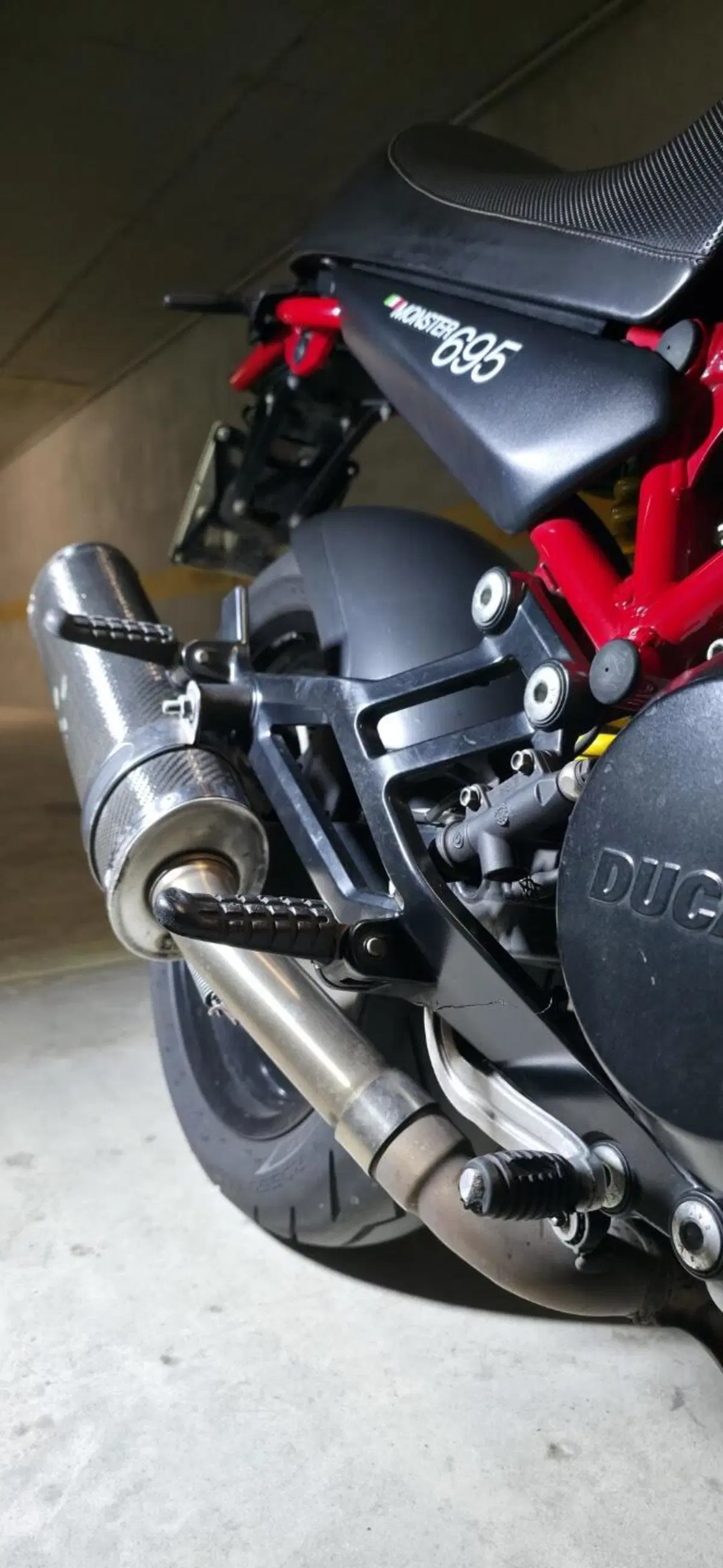 Ducati Monster 695 (2006 - 08) (12)