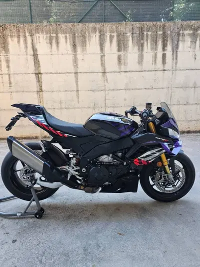 Aprilia Tuono V4 Factory (2025 - 26) usata
