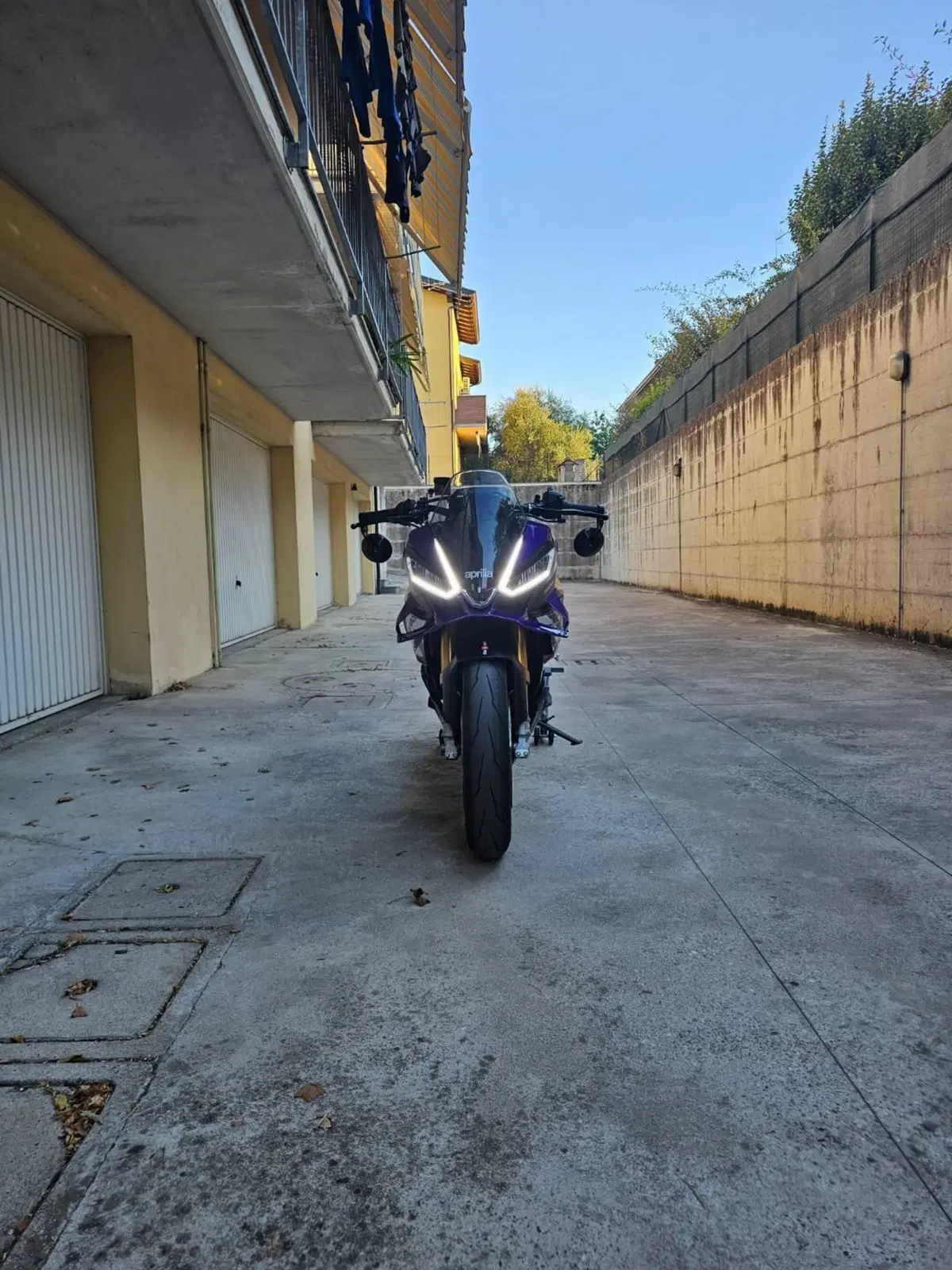 Aprilia Tuono V4 Factory (2025 - 26) (2)