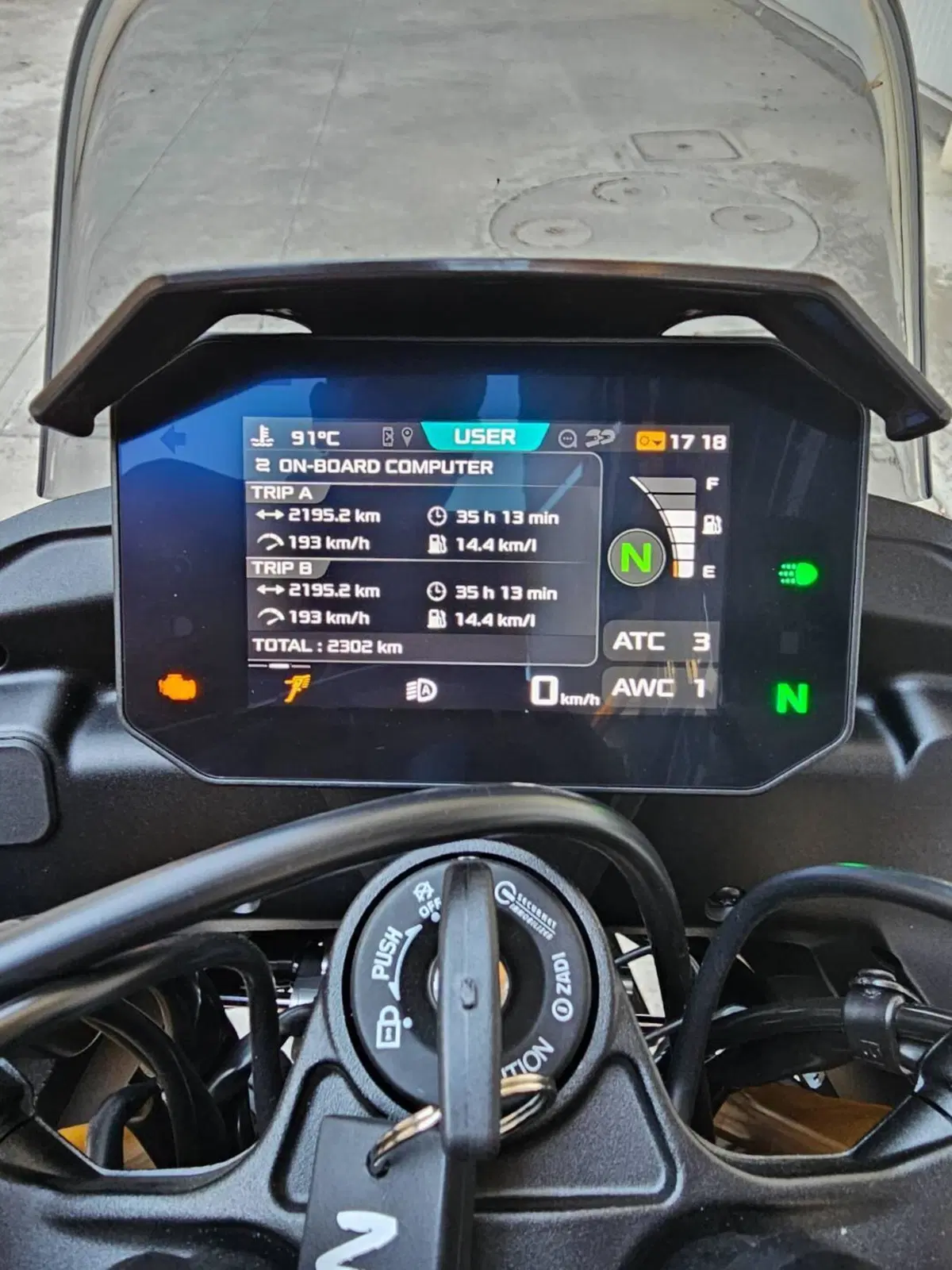 Aprilia Tuono V4 Factory (2025 - 26) (4)