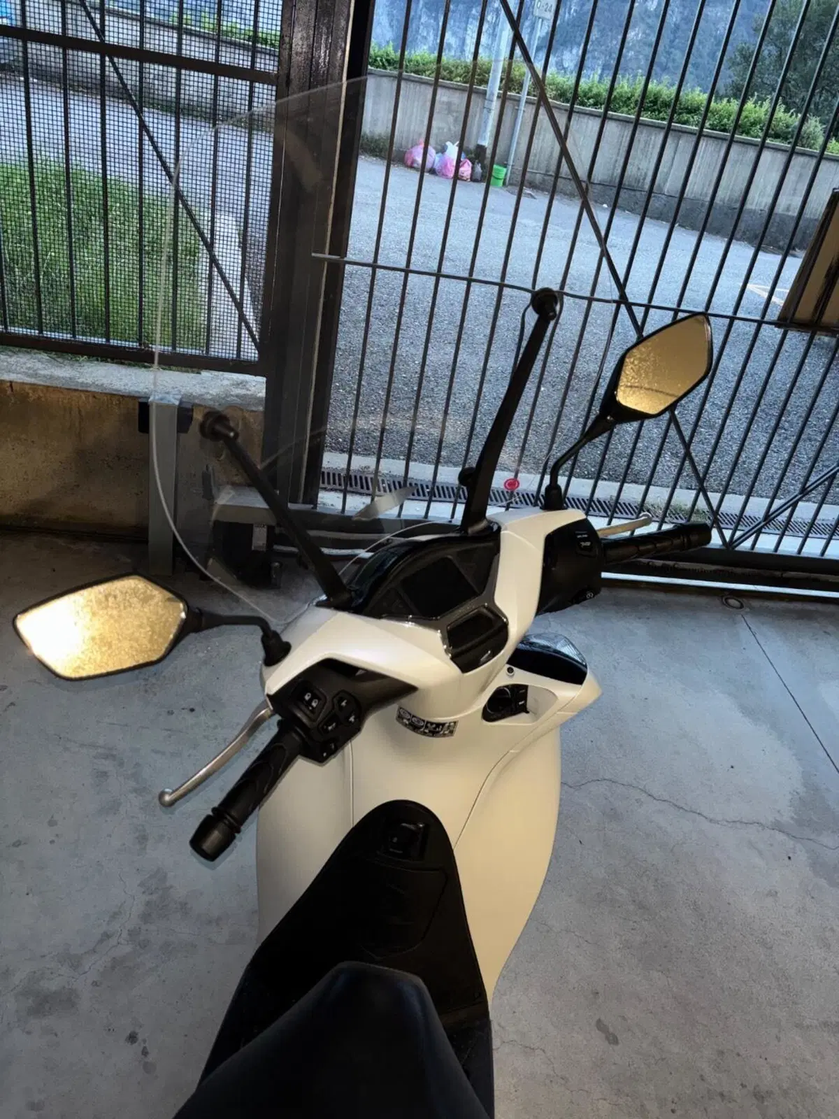 Honda SH 125i Sport (2022 - 23) (4)