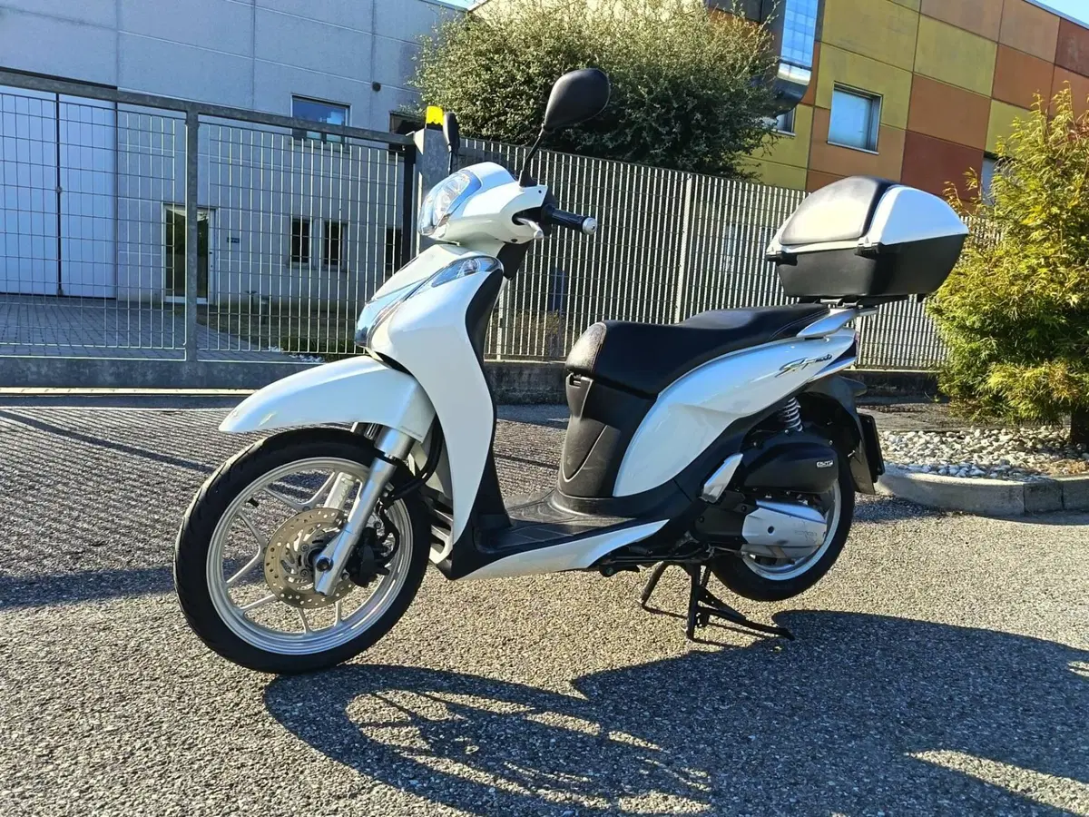 Honda SH 125 Mode (2013 - 16) (2)