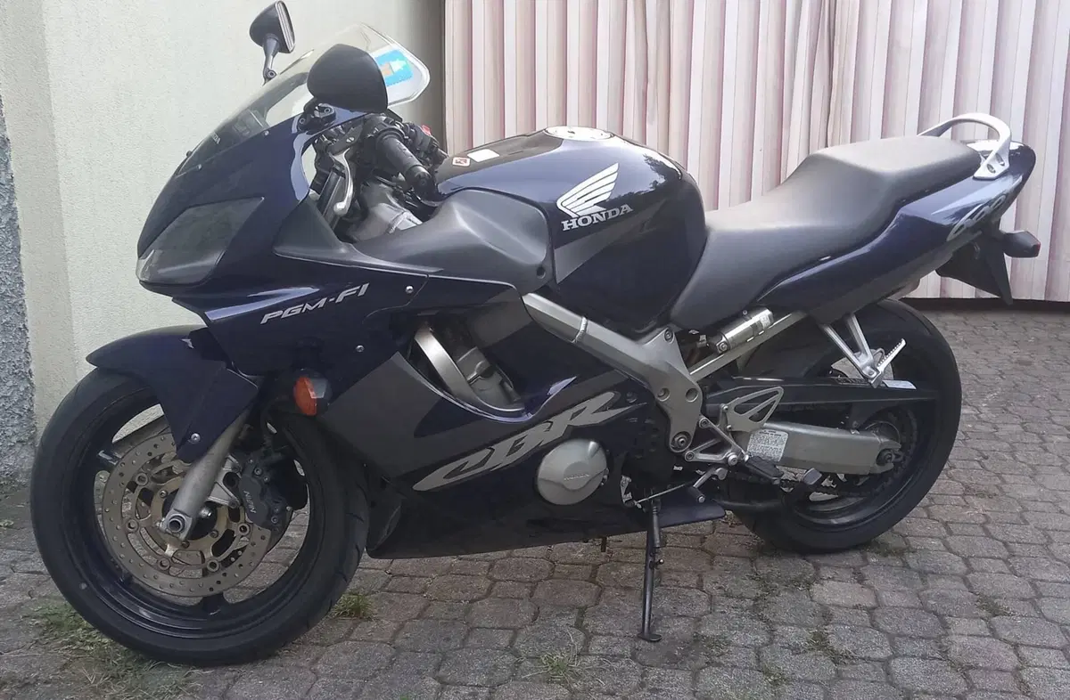 Honda CBR 600 F (2001 - 06) (2)