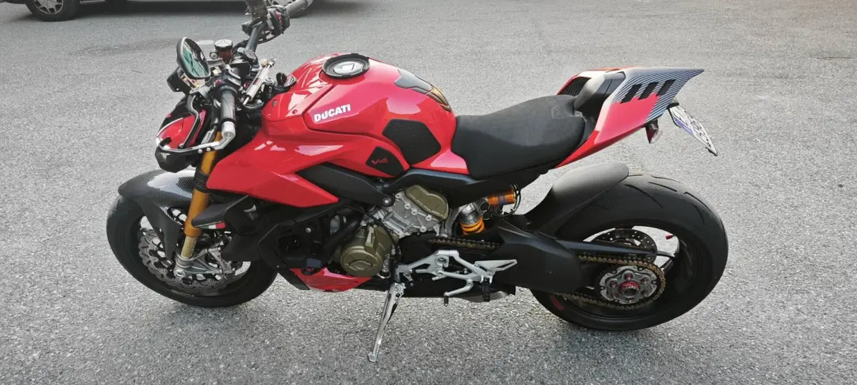 Ducati Streetfighter V4 1100 S (2020) (3)