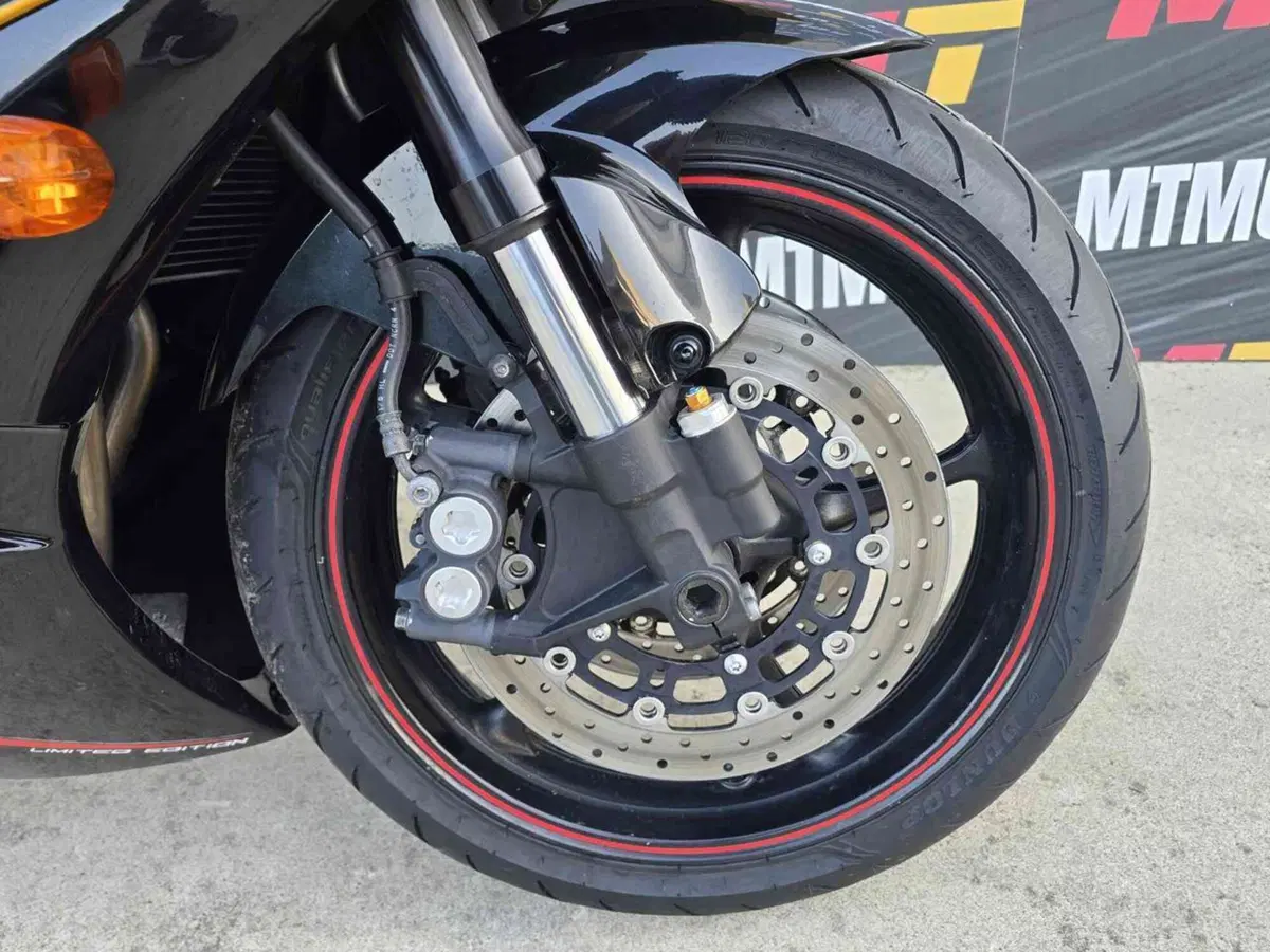 Yamaha YZF R6 (2006 - 07) (9)