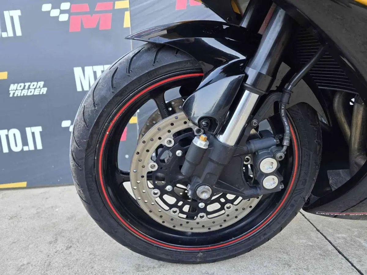 Yamaha YZF R6 (2006 - 07) (10)