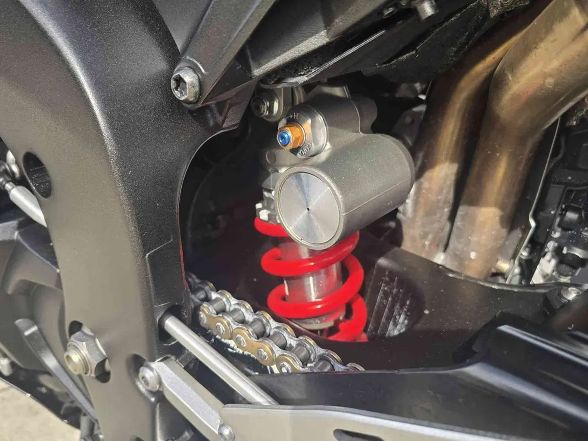 Yamaha YZF R1 (2007 - 08) (26)