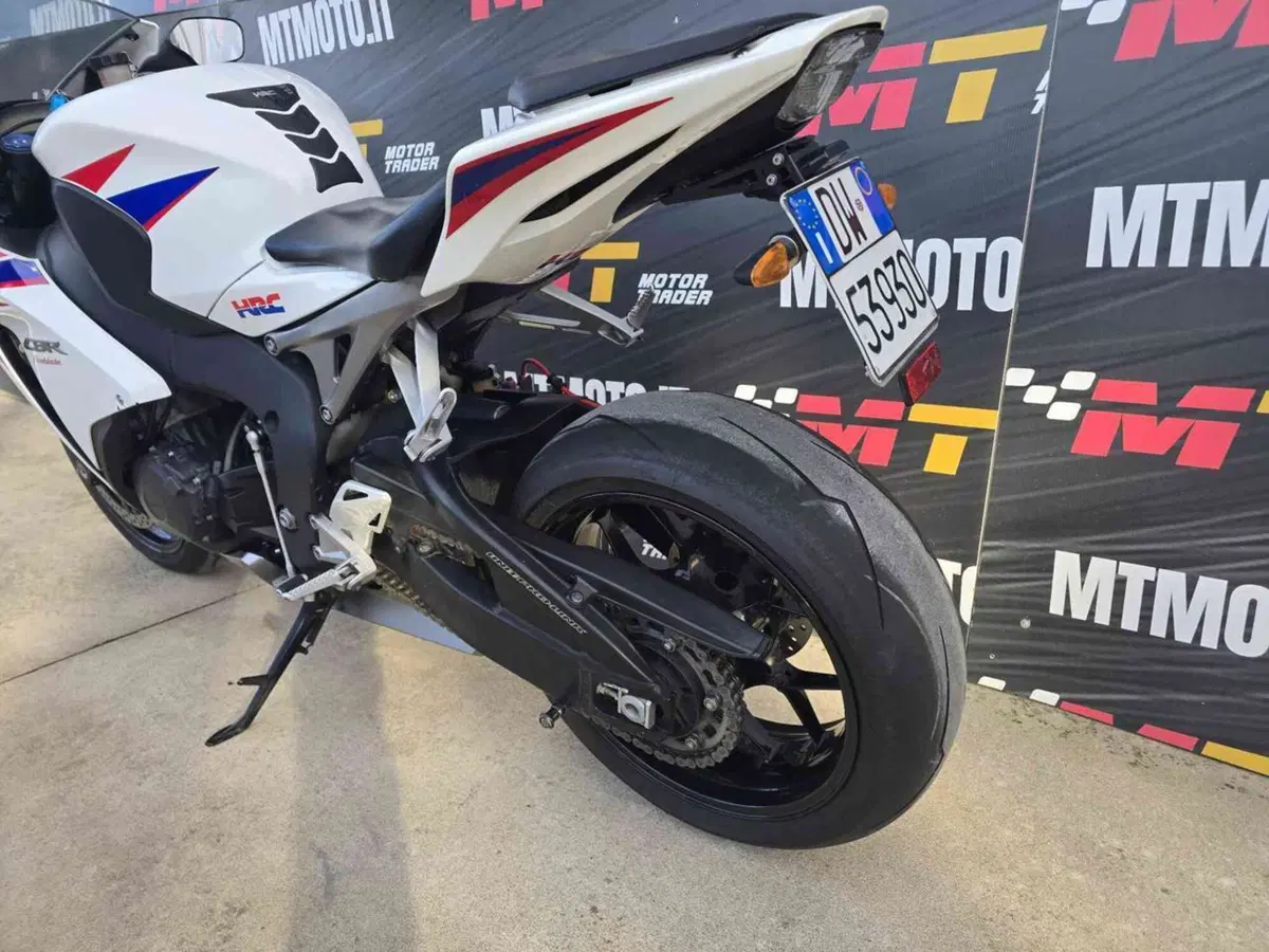 Honda CBR 1000 RR Fireblade (2012 - 16) (5)