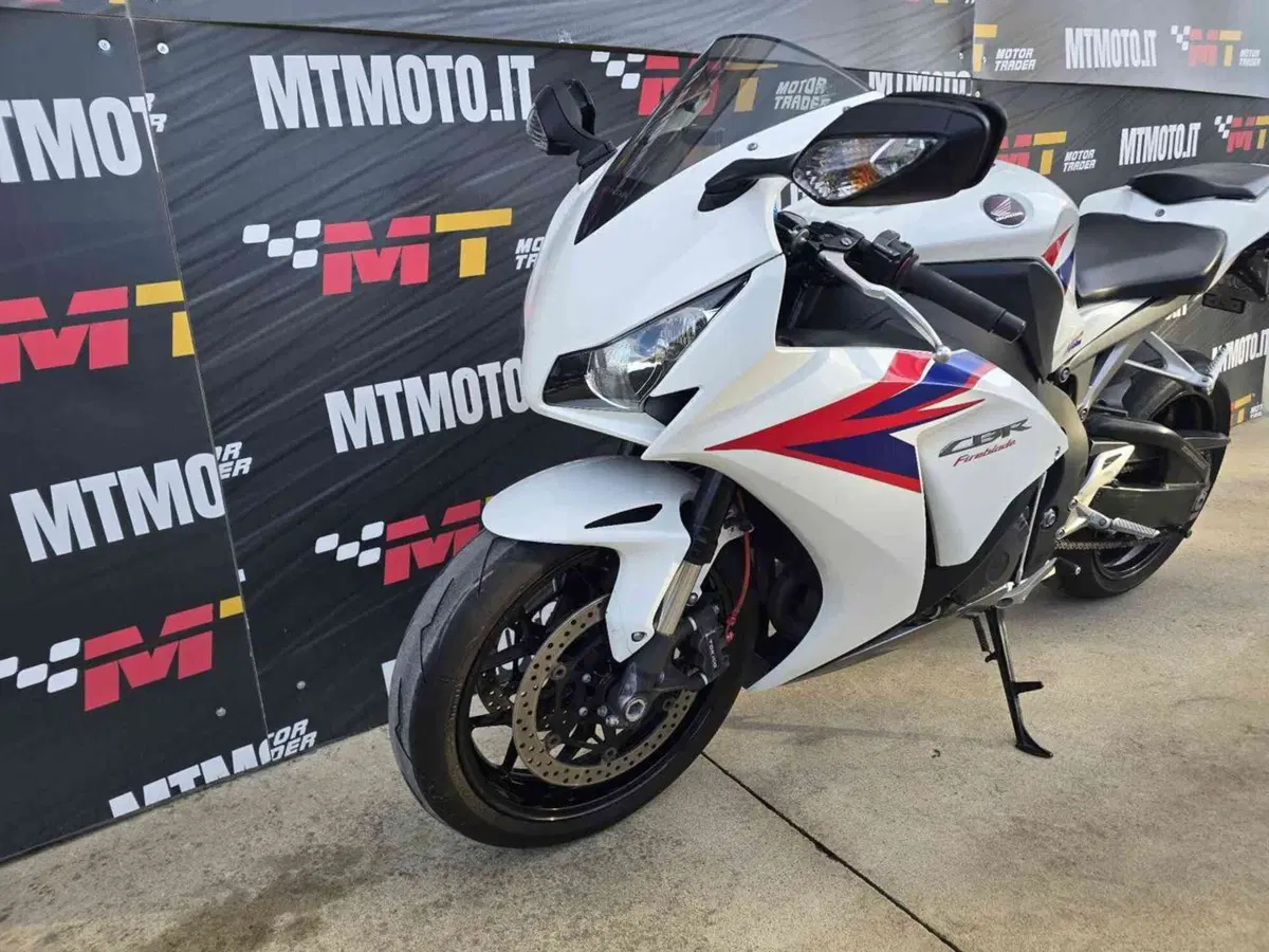 Honda CBR 1000 RR Fireblade (2012 - 16) (3)