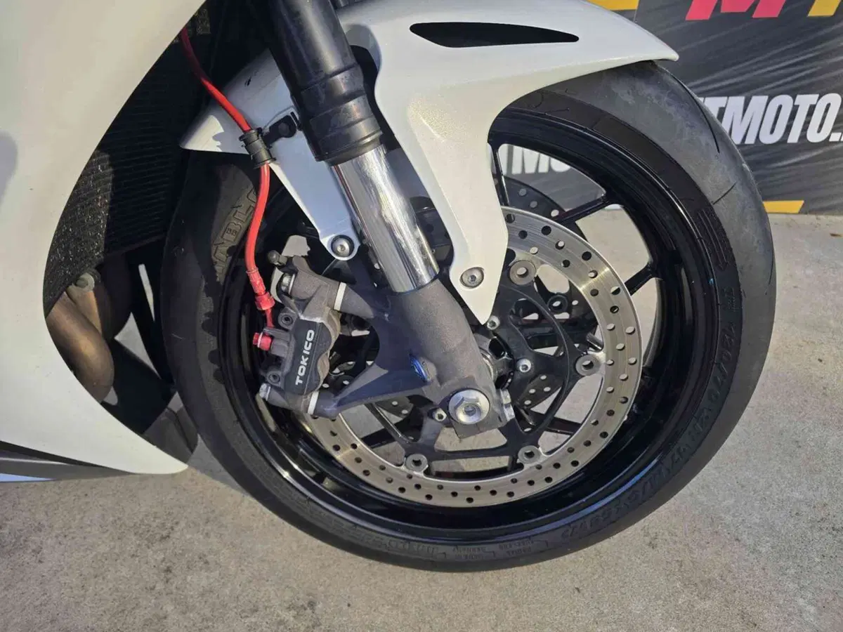 Honda CBR 1000 RR Fireblade (2012 - 16) (7)