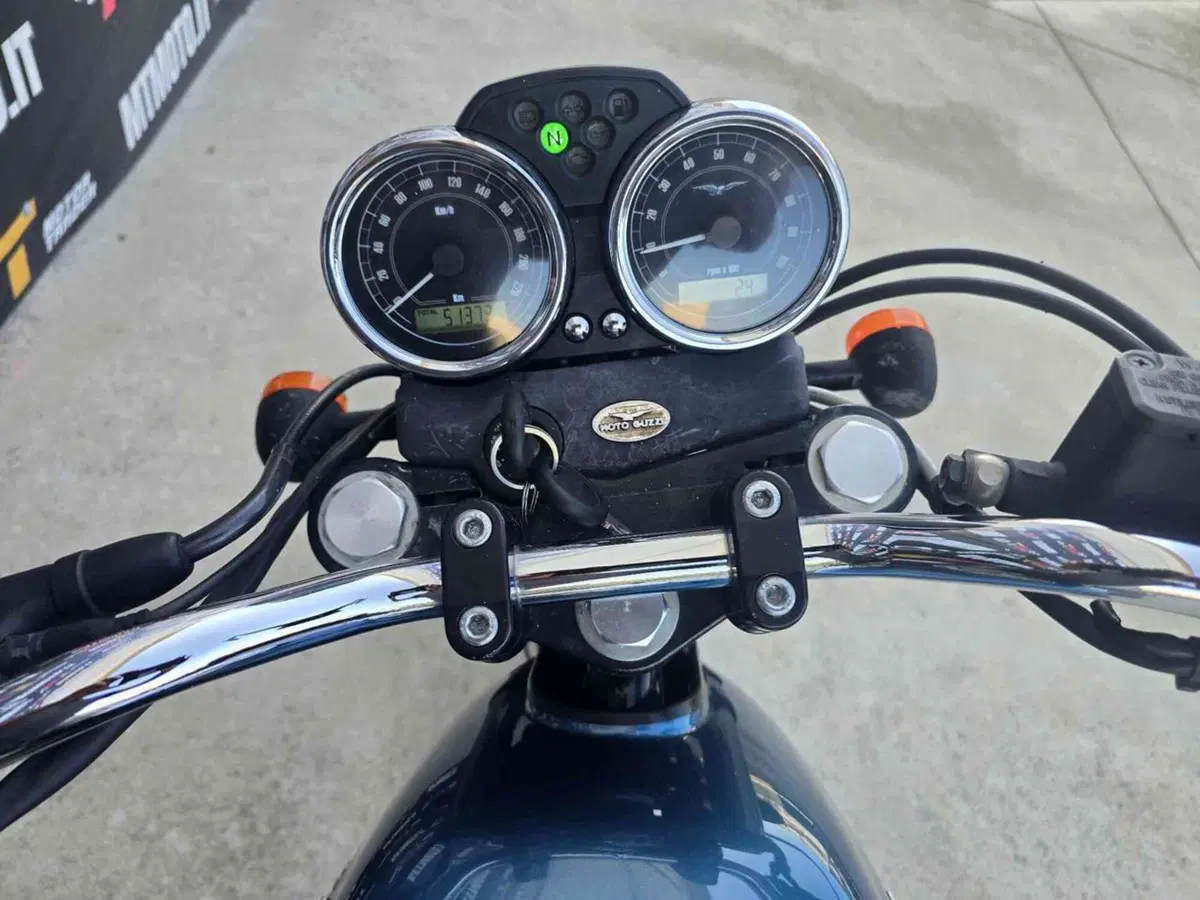 Moto Guzzi V7 Special (2012 - 14) (24)