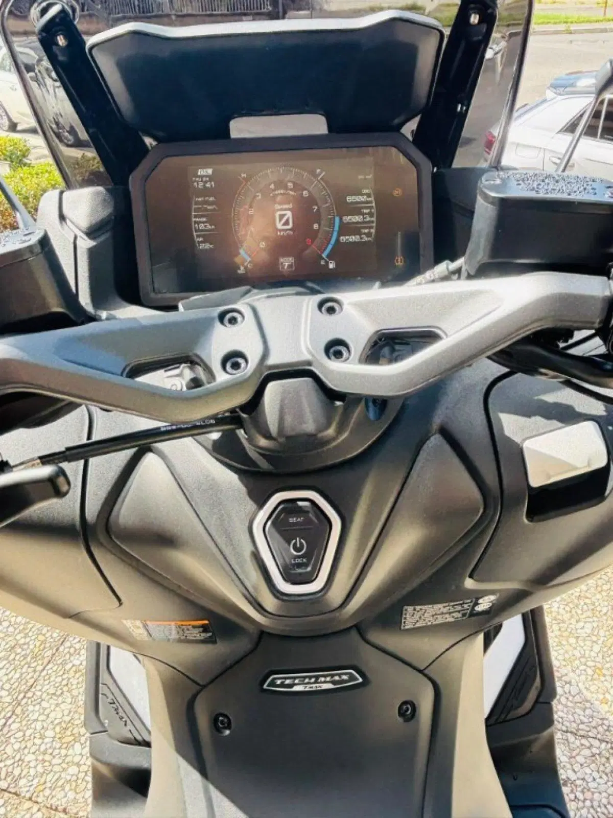 Yamaha T-Max 560 Tech Max (2025 - 26) (8)
