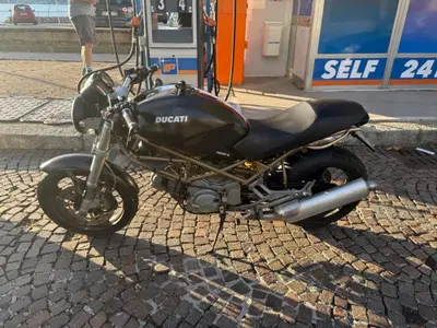 Ducati Monster 600 Dark (1998 - 01) usata