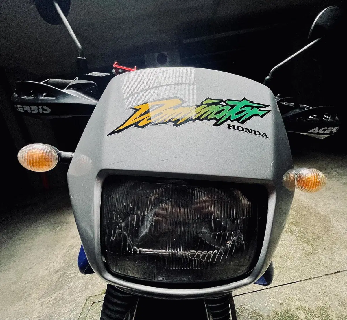 Honda NX 650 Dominator (1996 - 02) (4)