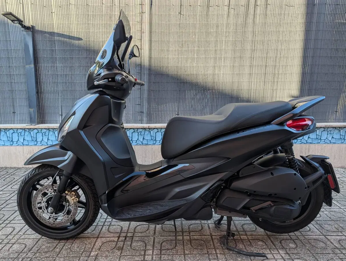 Piaggio Beverly 300 S ABS-ASR (2021 - 25) (9)