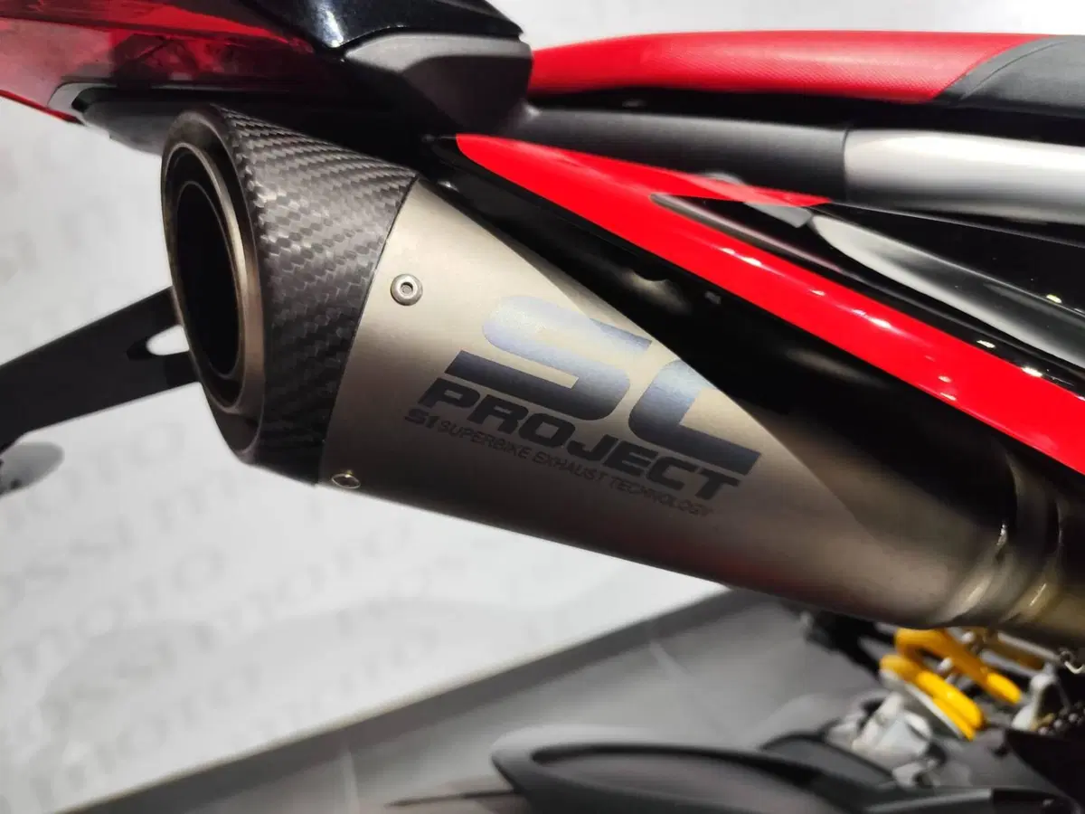 Ducati Hypermotard 950 RVE (2022 - 25) (2)