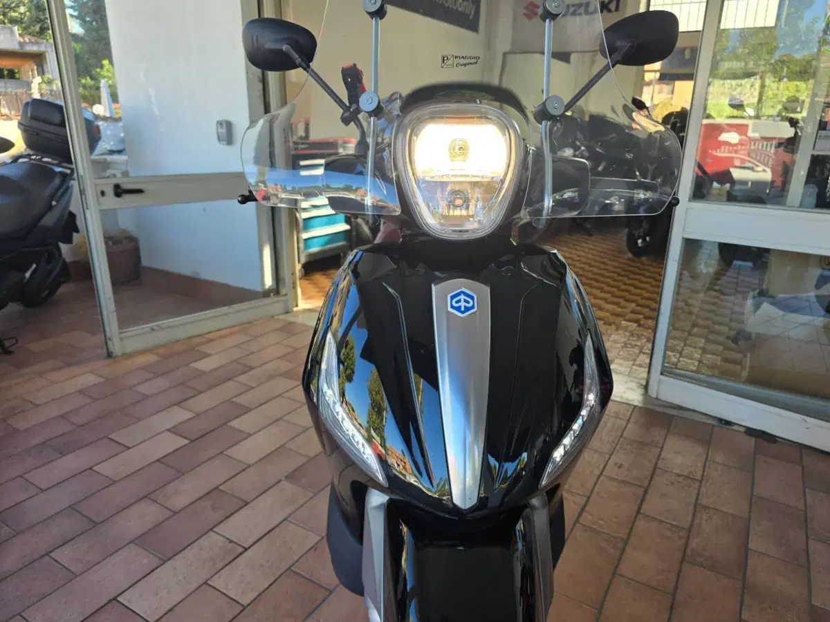 Piaggio Beverly 350 SportTouring ie ABS (2011 - 17) (5)