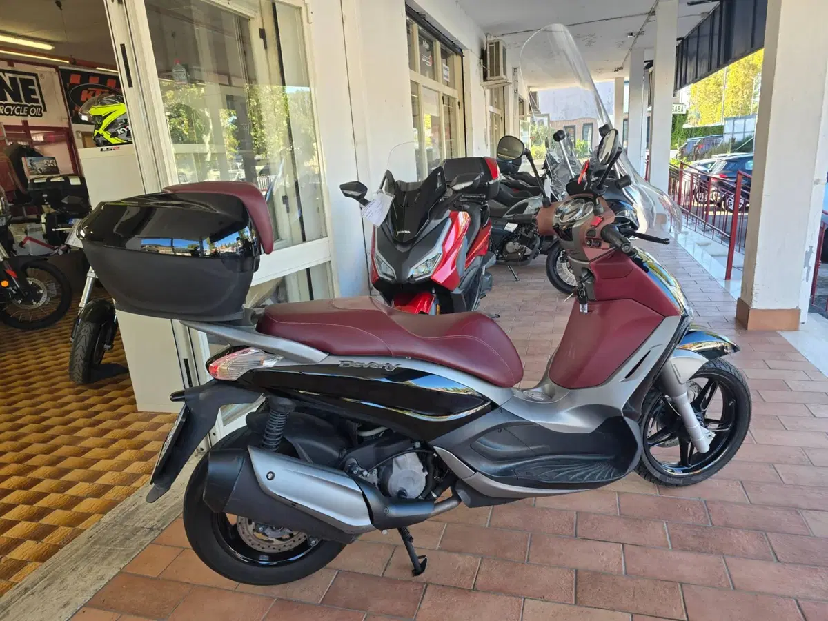Piaggio Beverly 350 SportTouring ie ABS (2011 - 17) (3)